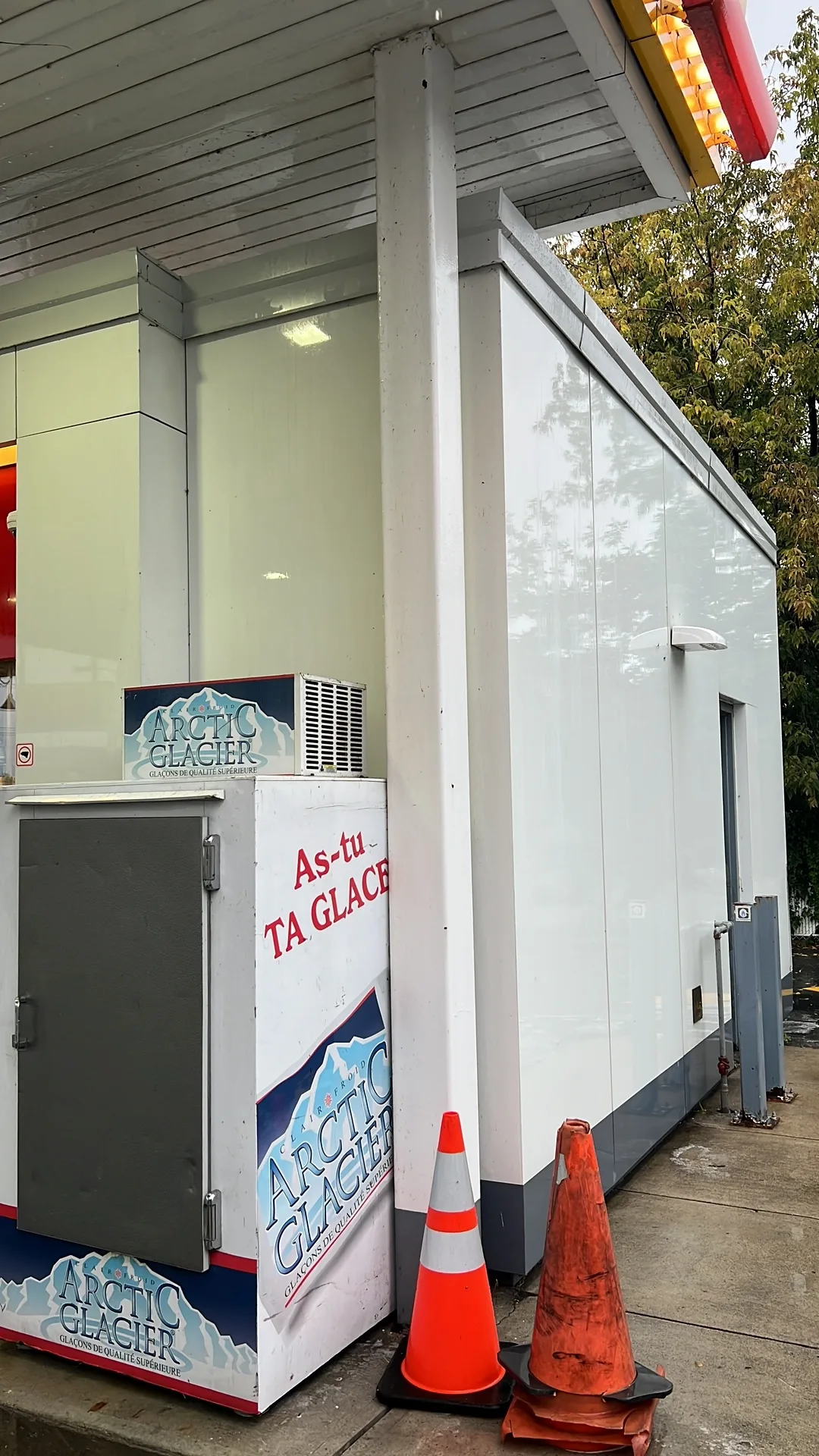 Devanture, apr&egrave;s le nettoyage