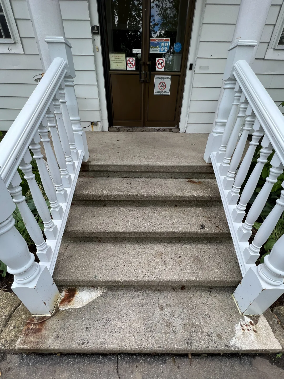 Front steps, after cleaning